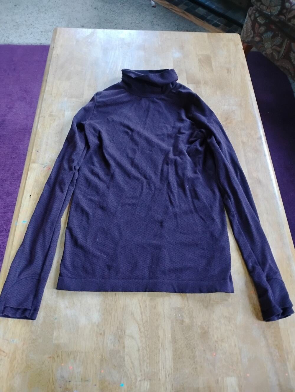 Athleta Flurry Peak Turtleneck Purple Size Small Winter Fitted Maroon